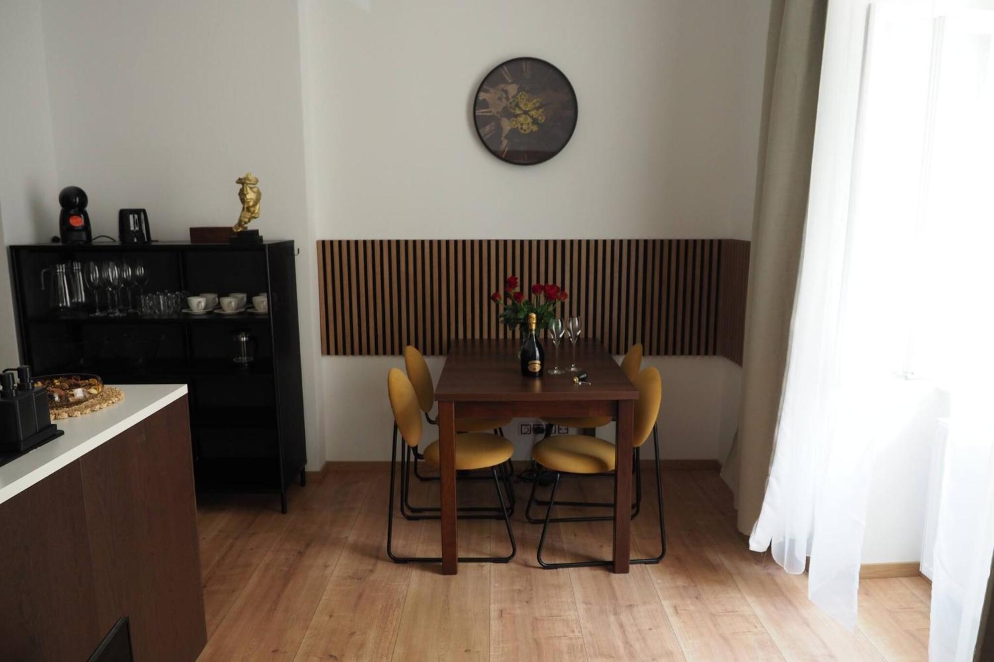 Luxury In Heart Of *